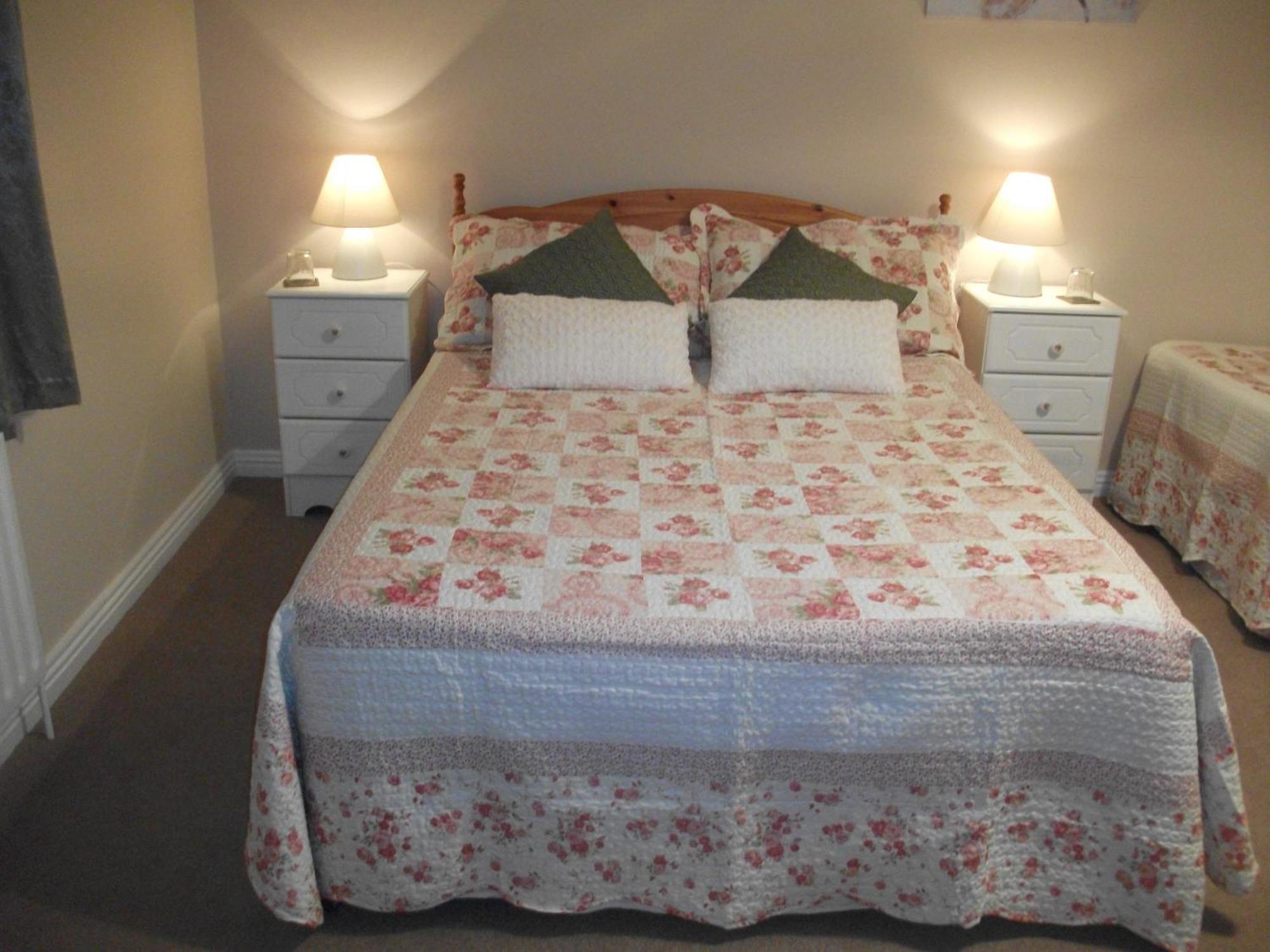 Rocksberry Bed & Breakfast Castlebar Eksteriør bilde